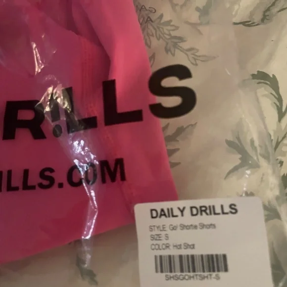 Daily Drills Hot Shot Shortie Shorts (pink biker shorts) - Picture 5 of 7